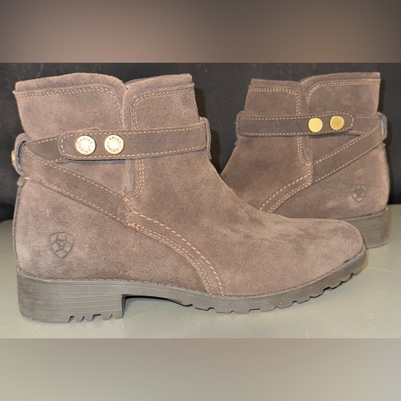 NWOT Ariat Waterproof Charlie Bootie in Chocolate Suede size 9.5 - Picture 2 of 15